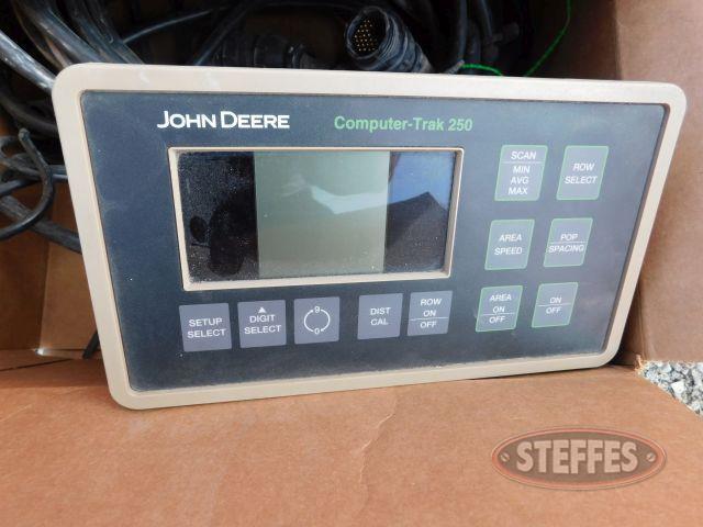  John Deere  Computer Trak 250_1.jpg